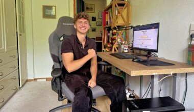 Monatelang tüftelte Matteo Schröpfer an seinem Schreibtisch an „EduLinked“ und fand trotzdem Zeit für Fitnessstudio, YouTube, Schule und Co.