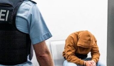 Festnahme am Flughafen Köln/Bonn: Statt Zypern-Urlaub klickten die Handschellen