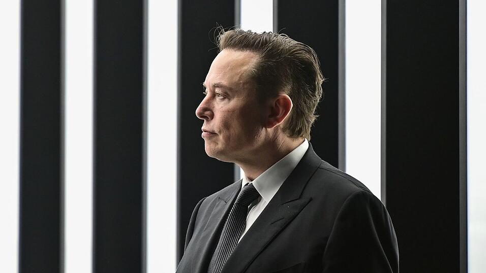 Elon Musks Unternehmen Tesla wird dieses Jahr nicht an der IAA teilnehmen. (Archivbild)