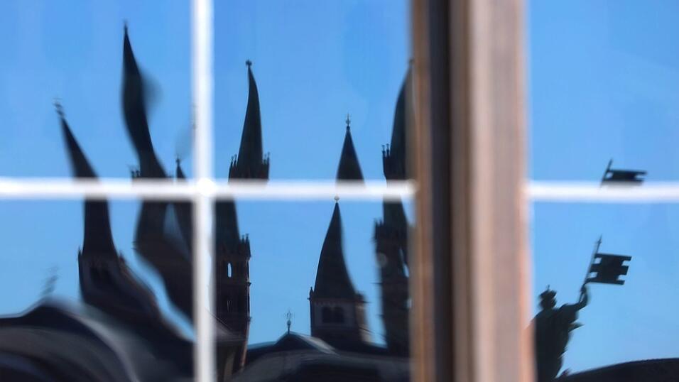 Kirchenasyl soll Flüchtlingen in besonderen Härtefällen Schutz bieten. (Symbolbild)