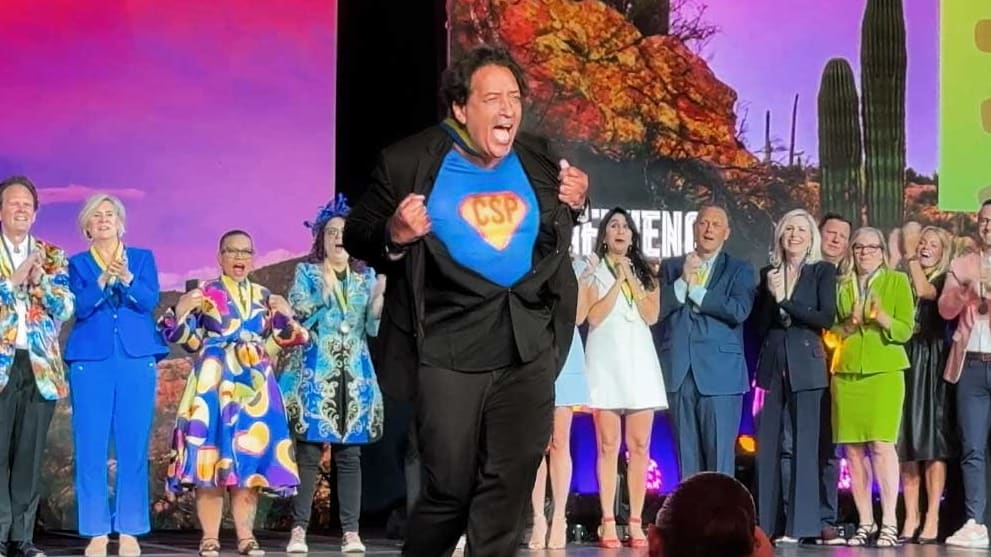 Cherno Jobatey: Standing Ovations für seinen Superman-Auftritt in den USA | Unterhaltung