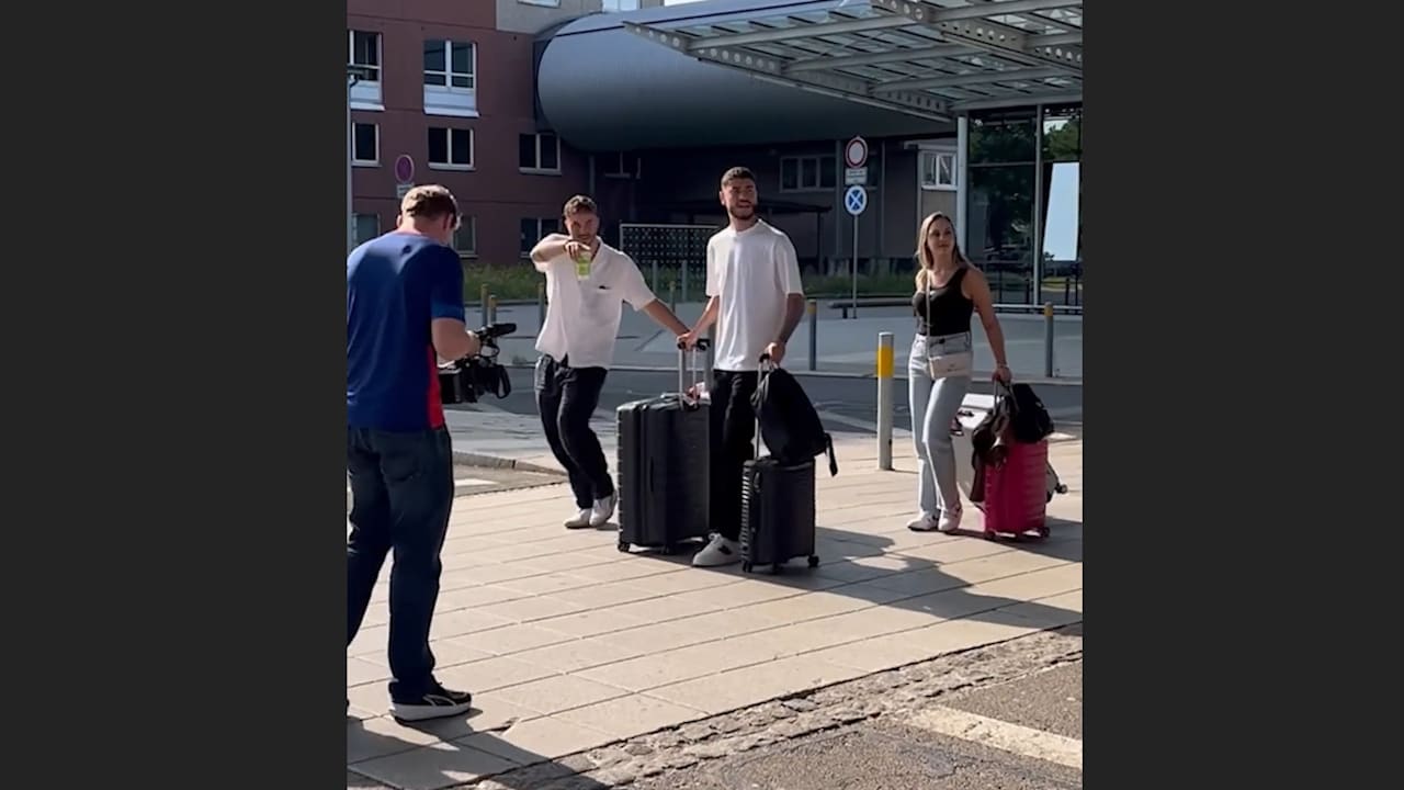 Hier kommt der Sesko-Ersatz mit einem Urlaubsflieger in Leipzig an! | Sport