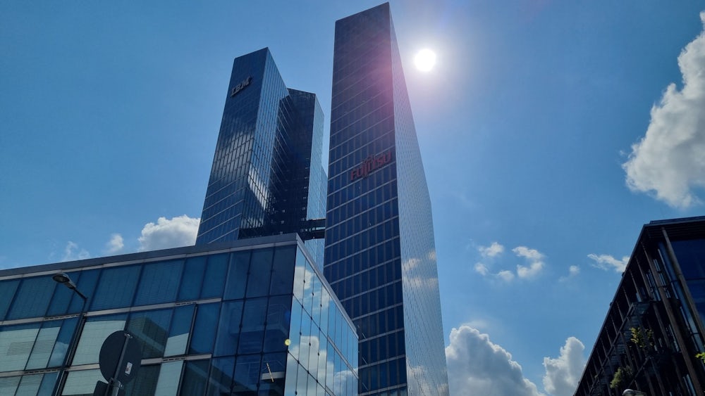 Für Münchner Verhältnisse ganz schön hoch: Die „Highlight Towers“ in der Parkstadt Schwabing lassen ein bisschen New-York-Gefühl aufkommen.
