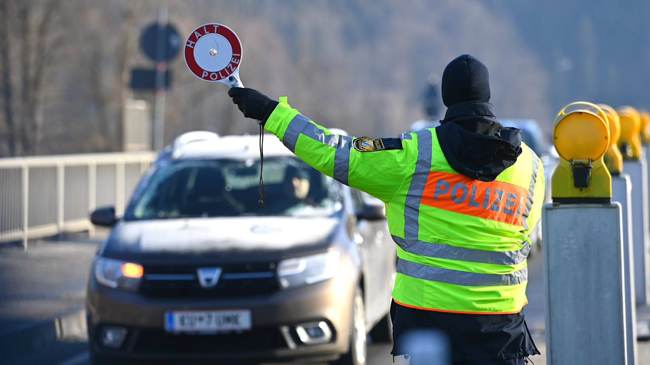 Berlin: Frontex meldet Erfolg auf Balkan-Route | Politik