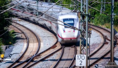 Bahnverkehr - Sanierung Hamburg-Berlin - Längere Fahrzeit und Ersatzbusse - Wirtschaft