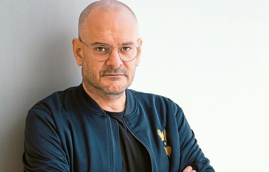 Interview mit Fleißerpreisträger Jonas Lüscher über seinen neuen Roman „Verzauberte Vorbestimmung“