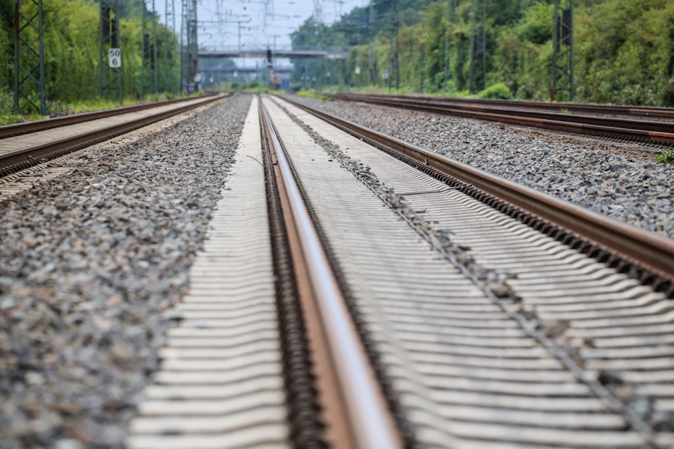 Züge rollen wieder: Wichtige NRW-Bahnstrecke nach Sabotage frei