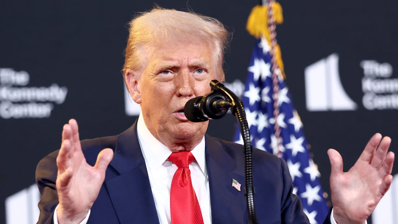 Vor Treffen in Alaska: Trump droht Putin „mit sehr schweren Konsequenzen“ | Politik