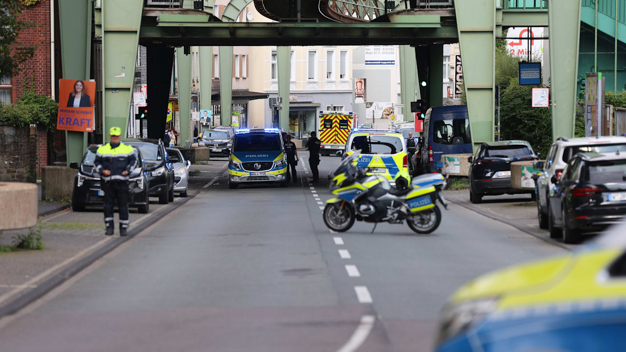 Bedrohungslage in Wuppertal: Polizei schießt Mann nieder | Regional