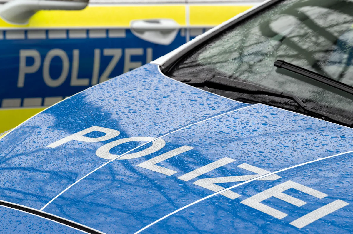 Zwei Festnahmen - Falsche Polizisten wollen in Berlin Mann entführen - Panorama