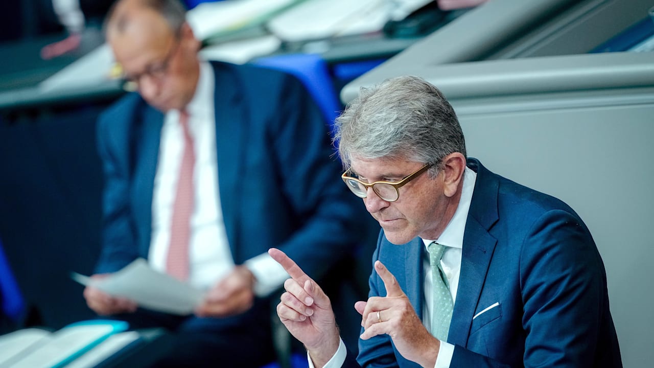 Ansage vom Kultur-Staatsminister: Gendern im Kanzleramt dienstlich verboten | Politik