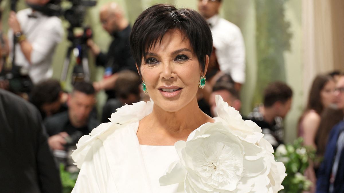 Details zu Schönheits-OP: Kris Jenner macht keinen Hehl aus ihrem neuen Gesicht