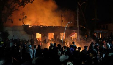 Regionalparlamente in Flammen: Gewaltsame Protestwelle erfasst große Teile Indonesiens