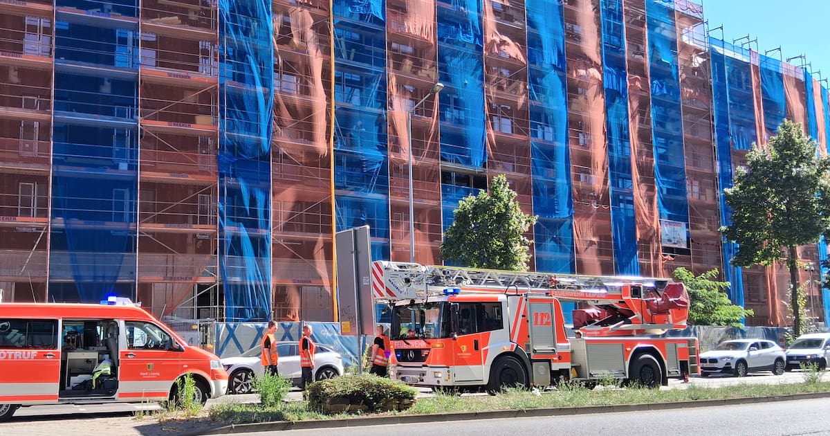 Unfall mit Feuerwehrwagen: Zusammenstoß in Leipziger Zentrum