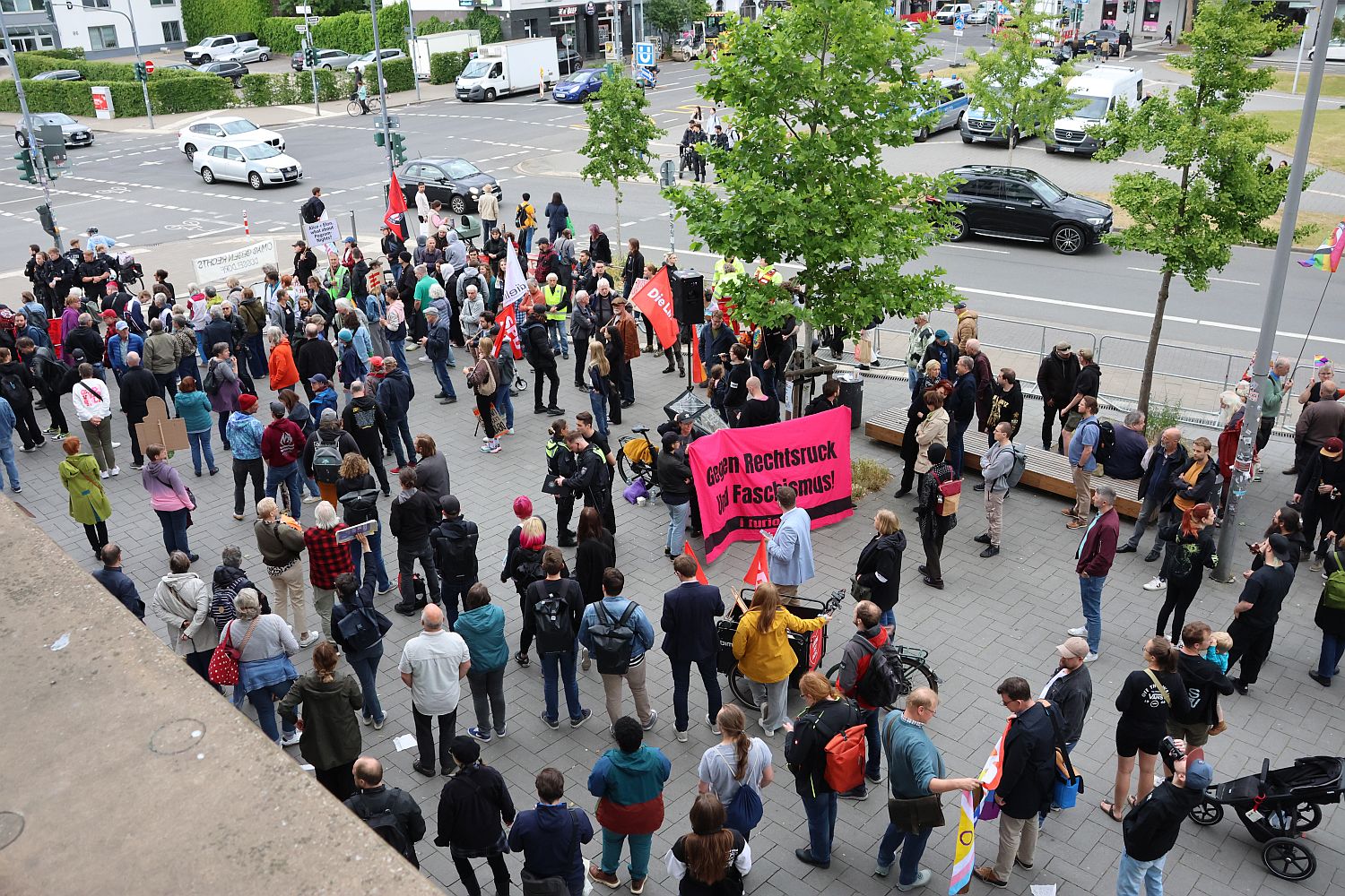 Düsseldorf: Protestkundgebung gegen Bürger*innendialog der AfD - Ddorf-Aktuell