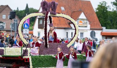 Niedersachsen & Bremen: Wahl der 75. Heideblütenkönigin in Amelinghausen