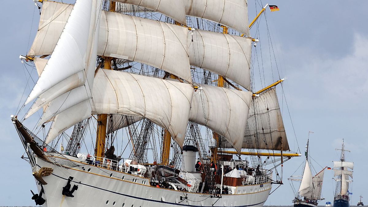 Niedersachsen & Bremen: Parade mit Präsident: "Sail" beginnt in Bremerhaven