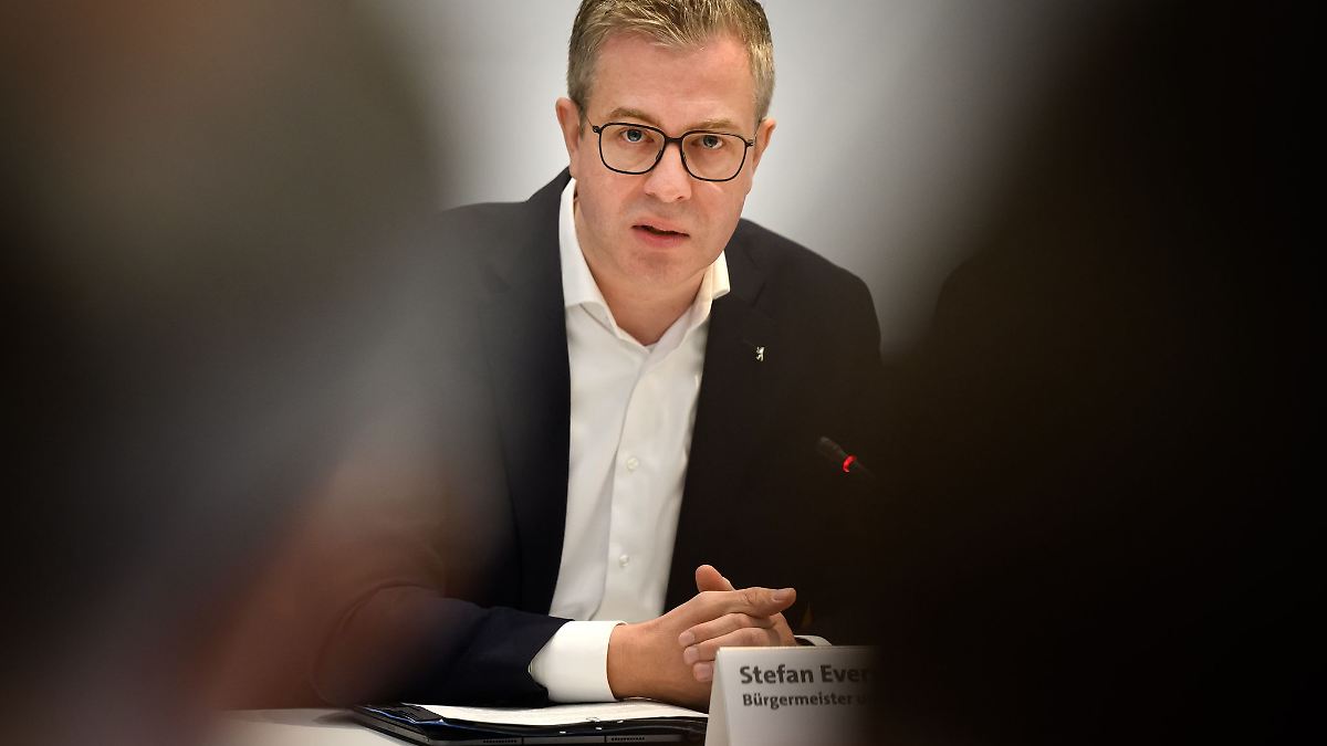 Berlin & Brandenburg: Finanzsenator Evers sieht Bürgergeld-Vorstoß kritisch