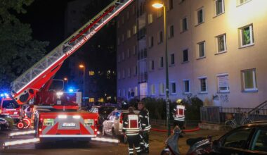 Feuerwehr-Großaufgebot nach Brand von Abstellkammern im Leipziger Süden