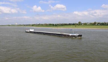 „Ab morgen: Baden im Rhein in Düsseldorf verboten – Bußgelder bis 1.000 Euro“