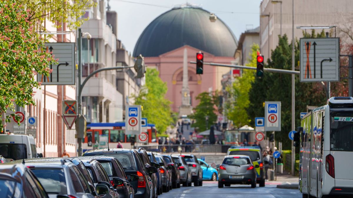 Hessen: Wiesbaden hat bundesweit dritthöchste Pkw-Dichte