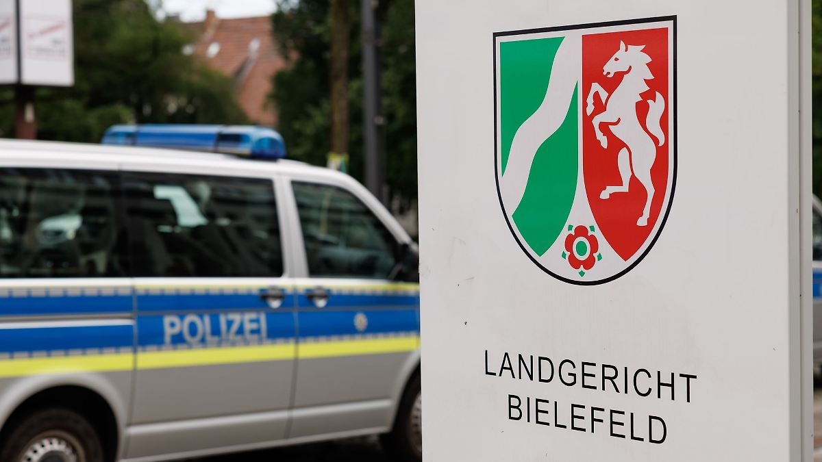 Nordrhein-Westfalen: Prozessbeginn in Bielefeld: Senior gesteht Mord an Ehefrau