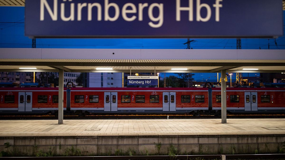 Bayern: Brennender Triebwagen - Hauptbahnhof Nürnberg gesperrt