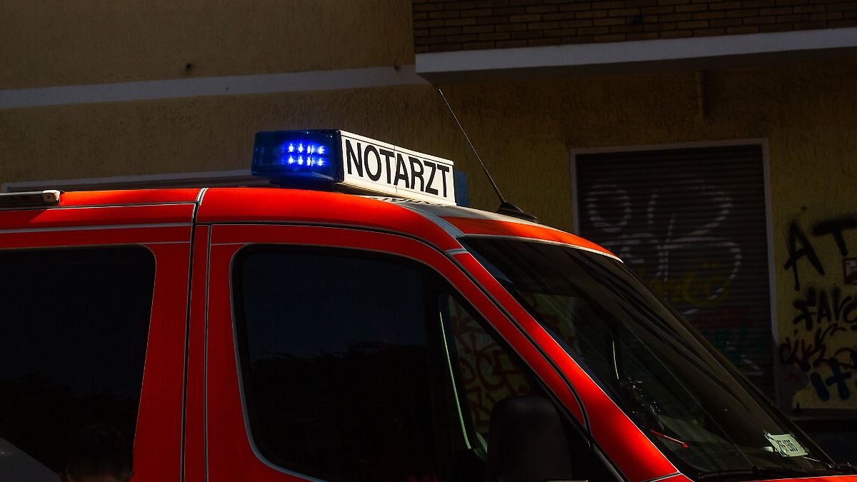 Berlin & Brandenburg: Motorradfahrer bei Unfall lebensgefährlich verletzt