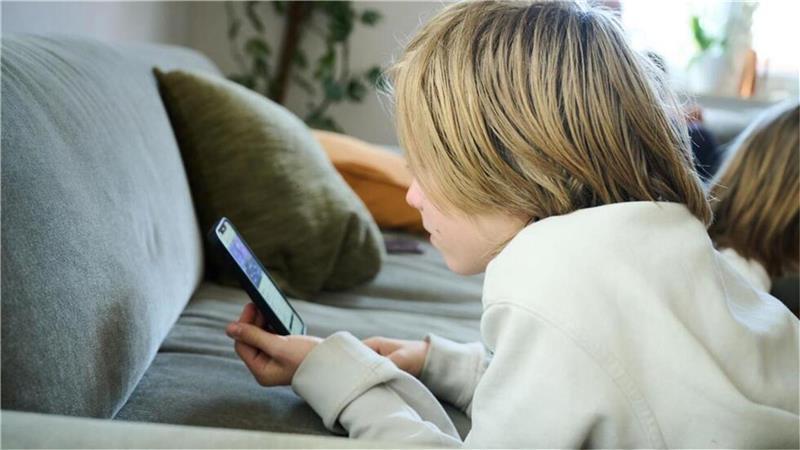 Die Bildschirmscheit bei jungen Menschen ist hoch: Immer mehr Menschen wollen sich eine digitale Auszeit nehmen.