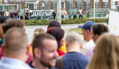 Berlin & Brandenburg: Dutzende demonstrieren in Spremberg gegen "Dritten Weg"