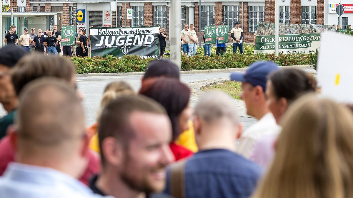 Berlin & Brandenburg: Dutzende demonstrieren in Spremberg gegen "Dritten Weg"