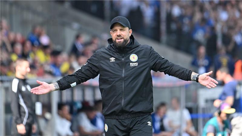 Durfte sich nach dem Pokal-Aus über eine starke Leistung seines Teams freuen: Eintracht-Trainer Heiner Backhaus.   