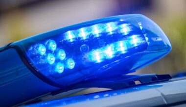 Autofahrer schläft auf Tolkewitzer Straße ein und stößt gegen Sattelzug