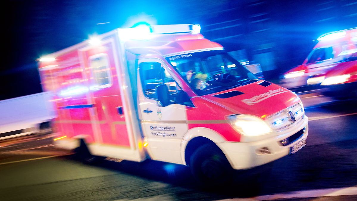 Niedersachsen & Bremen: Zwei Menschen bei Verpuffungen auf Feier verletzt