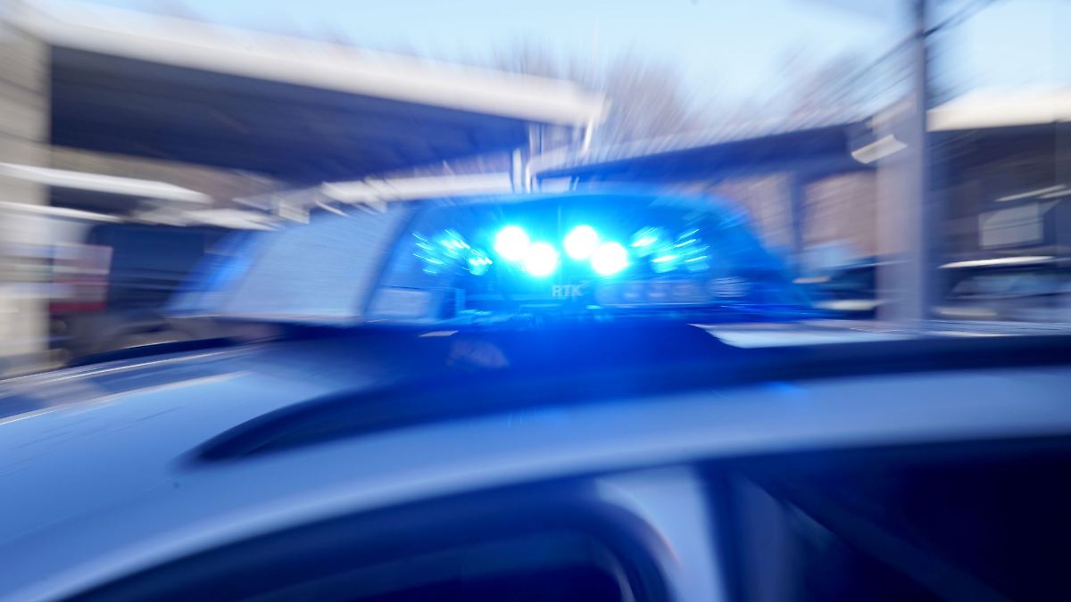 Berlin & Brandenburg: Mann wird in Neukölln verfolgt und zieht Schusswaffe