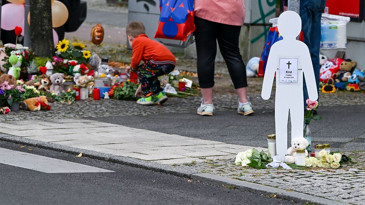 Berlin & Brandenburg: Mahnwache an Zebrastreifen nach Tod von Zweijährigem