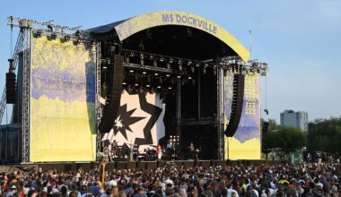 Hamburg & Schleswig-Holstein: MS Dockville begeistert Fans bei sommerlichen Temperaturen