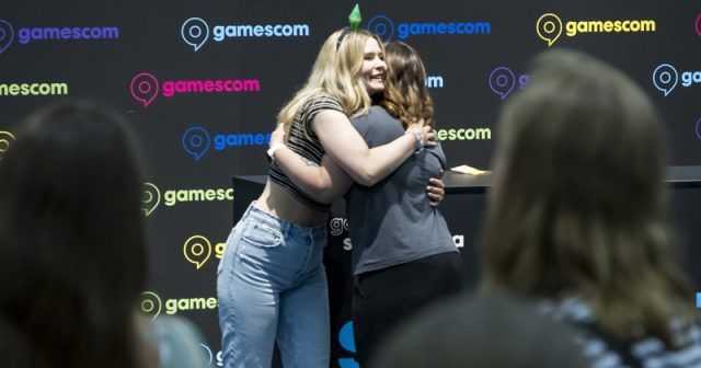 Free hugs im Minutentakt: In der Signing Area der Gamescom treffen Content Creator auf ihr Publikum (Foto: Koelnmesse / Hanne Engwald)