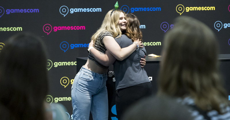 Free hugs im Minutentakt: In der Signing Area der Gamescom treffen Content Creator auf ihr Publikum (Foto: Koelnmesse / Hanne Engwald)