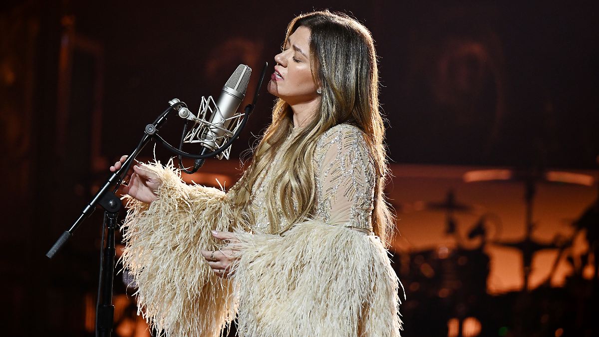 Sängerin sagt Auftritte ab: Kelly Clarkson macht Erkrankung ihres Ex-Mannes öffentlich