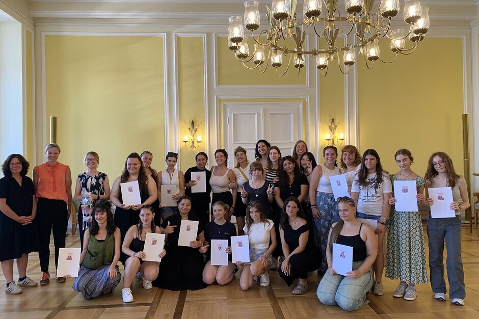 Mit einem Empfang im Wiesbadener Rathaus fand ein Höhepunkt der deutsch-griechischen Mädchenbegegnung „Girls across borders“ statt.