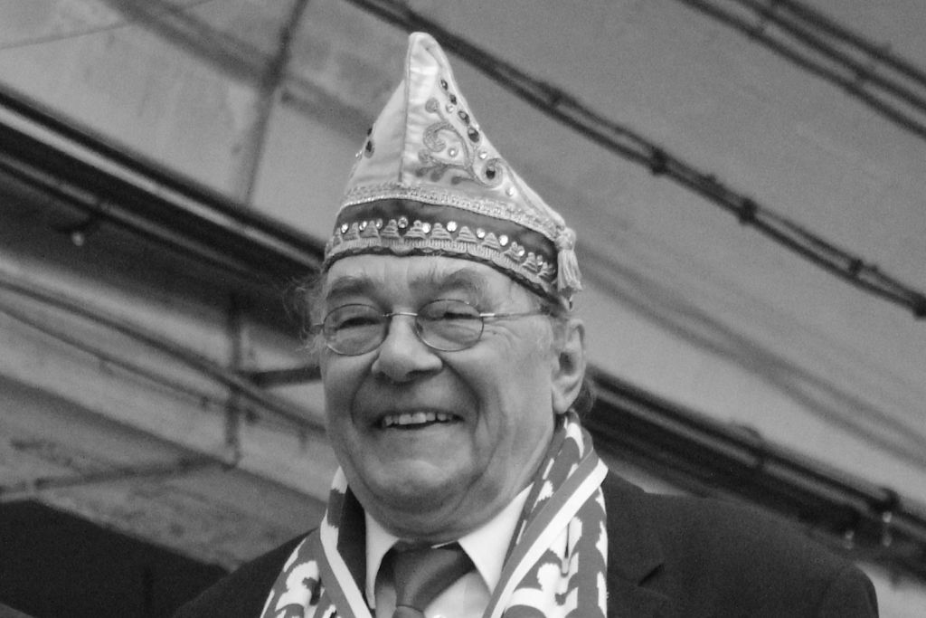 Karneval in Düsseldorf: Trauer um Hermann Schmitz - Ddorf-Aktuell