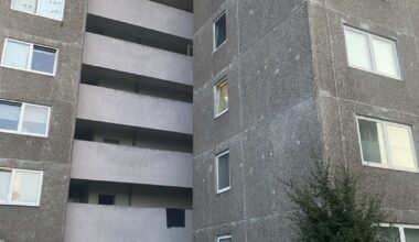 Dringender Hilferuf – 68 Familien seit 11.08.2025 ohne Wasser in Hochhaus in Adolf-Kolping-Strasse – Mitten im Hochsommer keine Wasserversorgung – Betreiber sieht keinen Grund für Eile – Lehnt Notfall-Wasserversorgung durch TWL ab – /// MRN-News.de