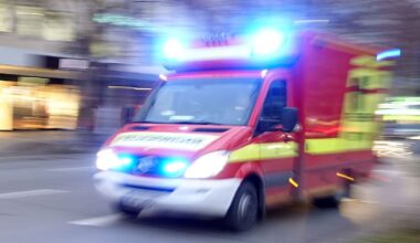 Baden-Württemberg: Lebensgefahr nach schwerem Frontalzusammenstoß in Stuttgart