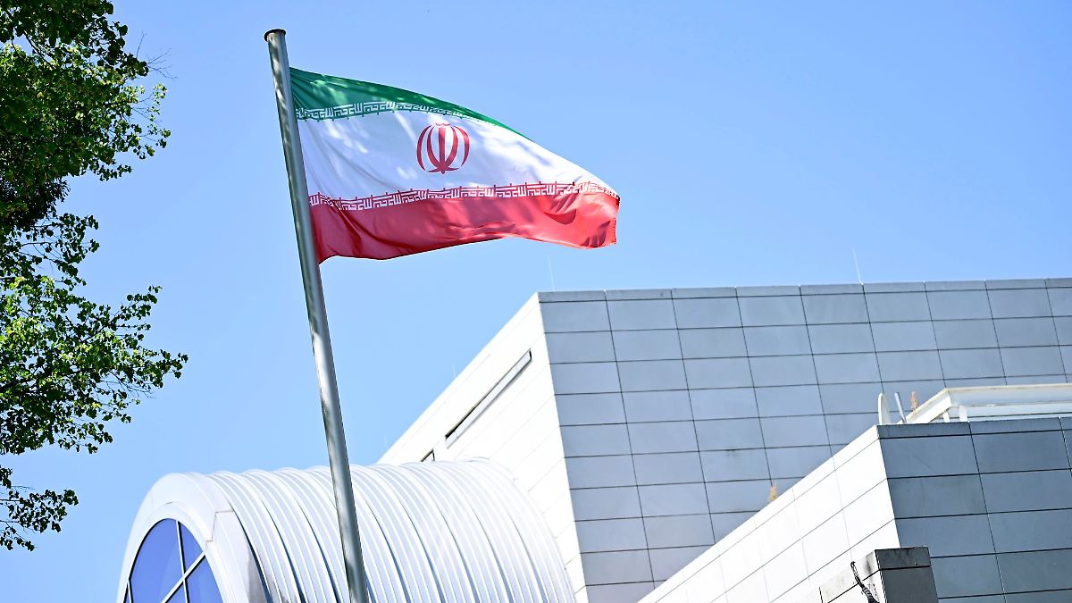 Berlin & Brandenburg: Angriff auf Mahnwache vor iranischer Botschaft