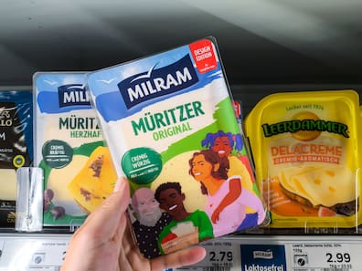 Die Marke Milram hat ihre Käseverpackungen neu gestalten lassen.