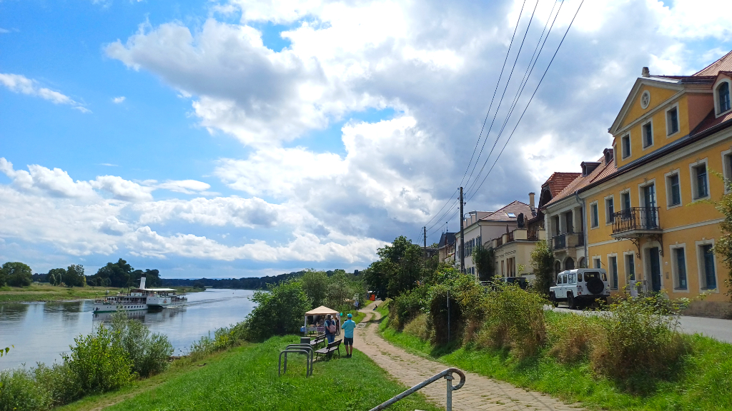 Idylle am Laubegaster Elbufer.