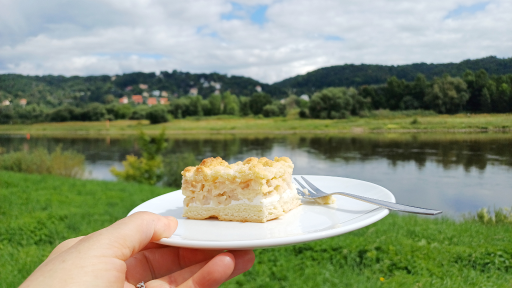 Ein Stück Kuchen am Laubegaster Elbufer
