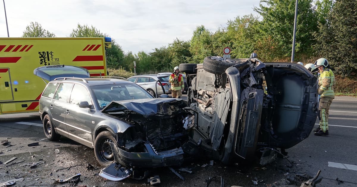 Zwei Verletzte bei schwerem Unfall