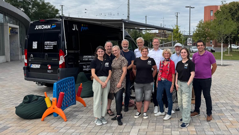 „Wir kommen zu euch“ – JUKOMM startet mobile Jugendarbeit in der Stadtmitte